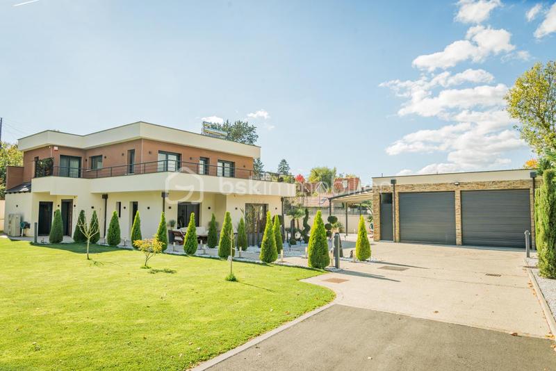 Maison d'architecte - 225 m² - 7 pièces