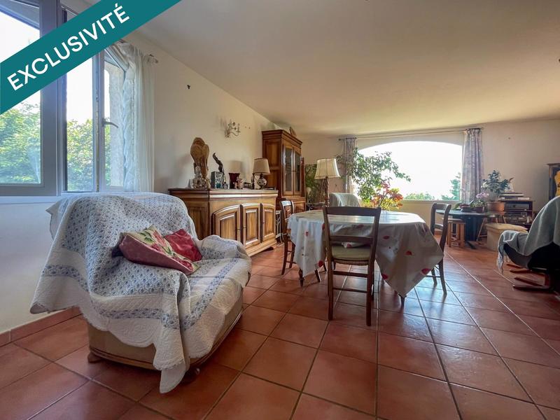 Villa - 220 m² - 8 pièces