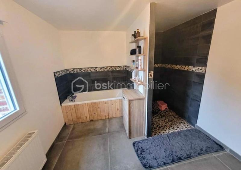 Corps de ferme - 250 m² - 8 pièces