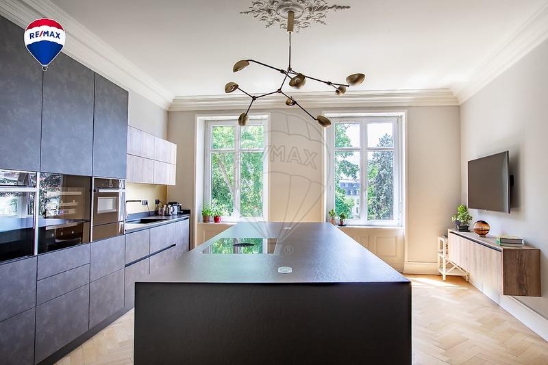 Appartement bourgeois - 149 m² - 5 pièces