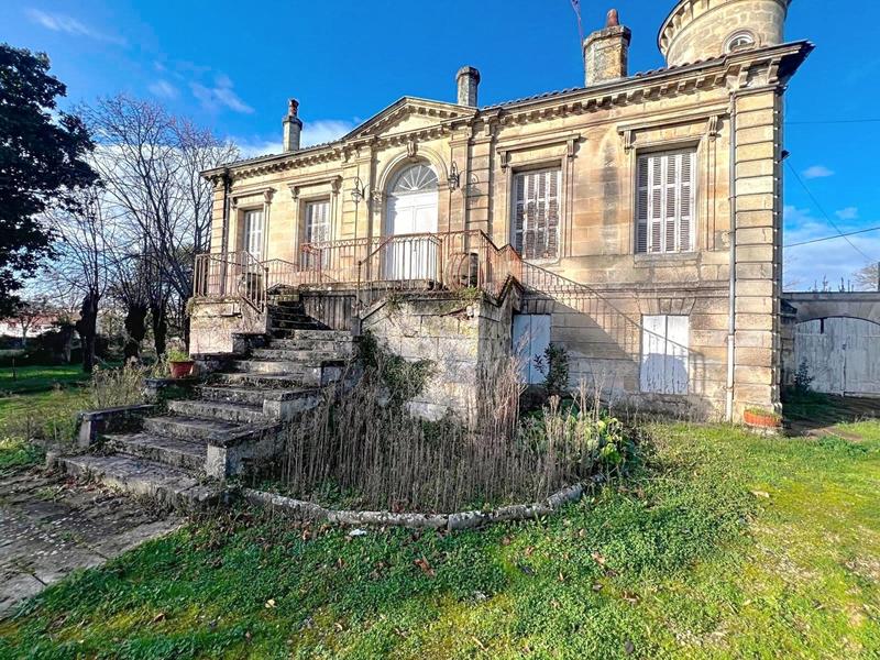 Château - 430 m² - 2 pièces