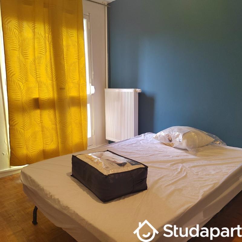 Chambre - 11 m² - 1 pièce