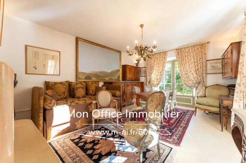 Propriété - 426 m² - 12 pièces