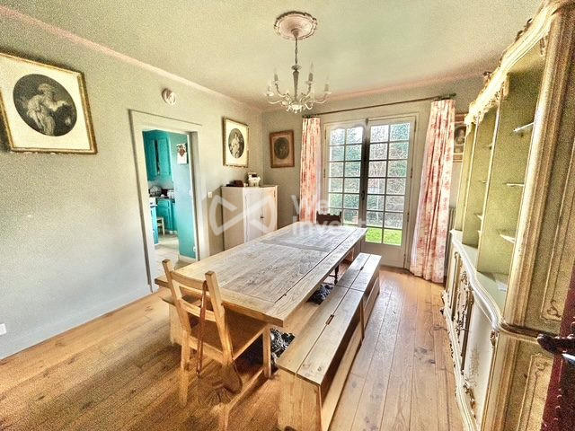 Maison ancienne - 226 m² - 8 pièces