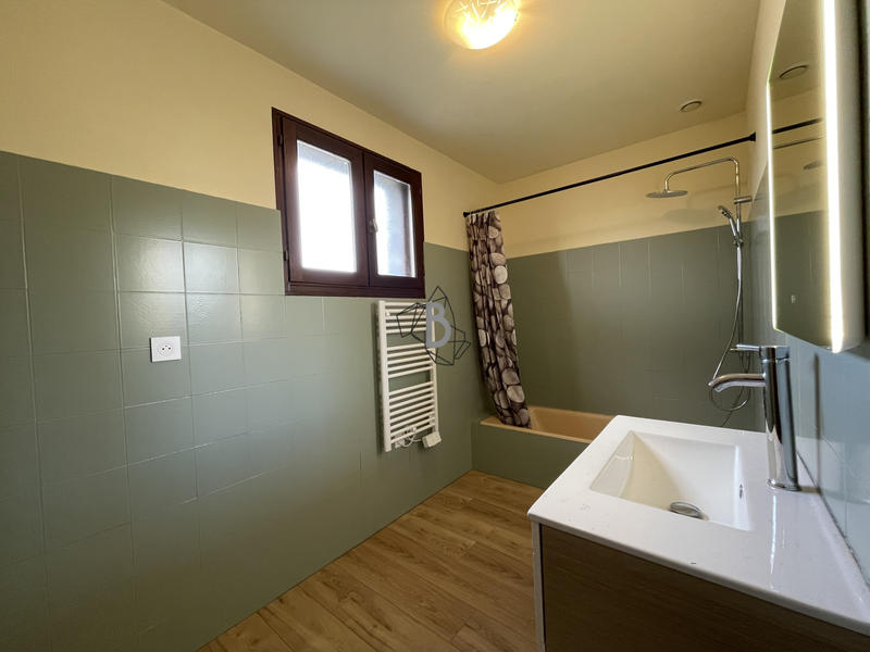 Appartement - 90 m² - 4 pièces