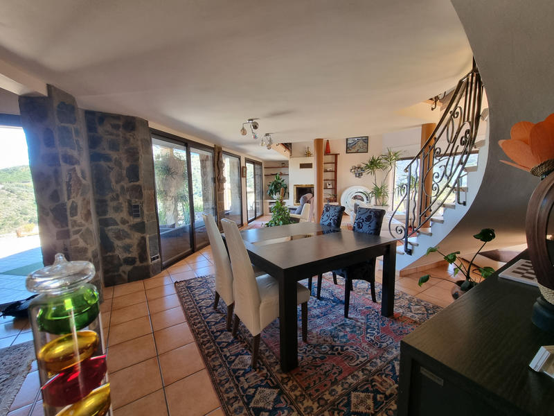 Propriété - 130 m² - 4 pièces