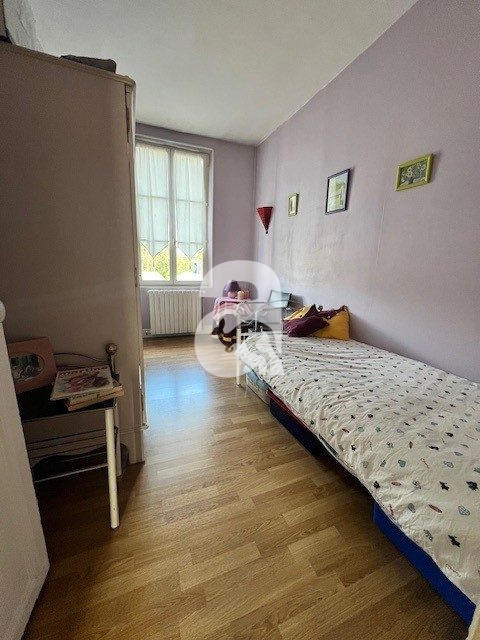 Maison - 180 m² - 8 pièces