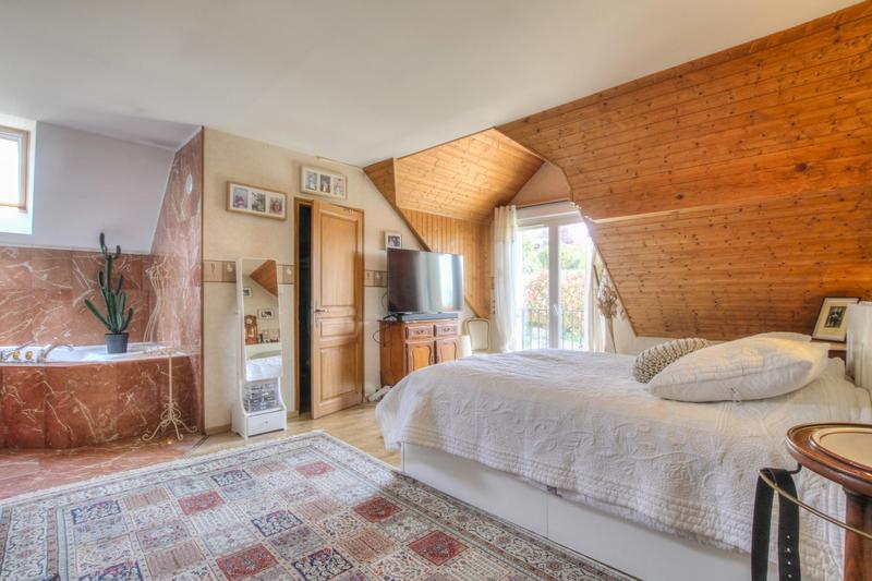 Maison - 213 m² - 5 pièces