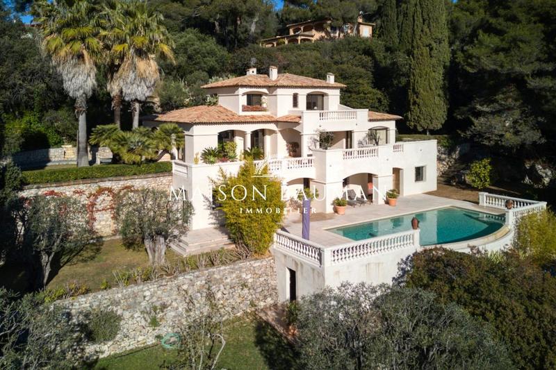 Villa - 311 m² - 7 pièces