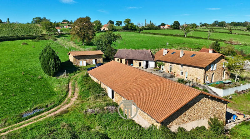 Maison - 301 m² - 8 pièces