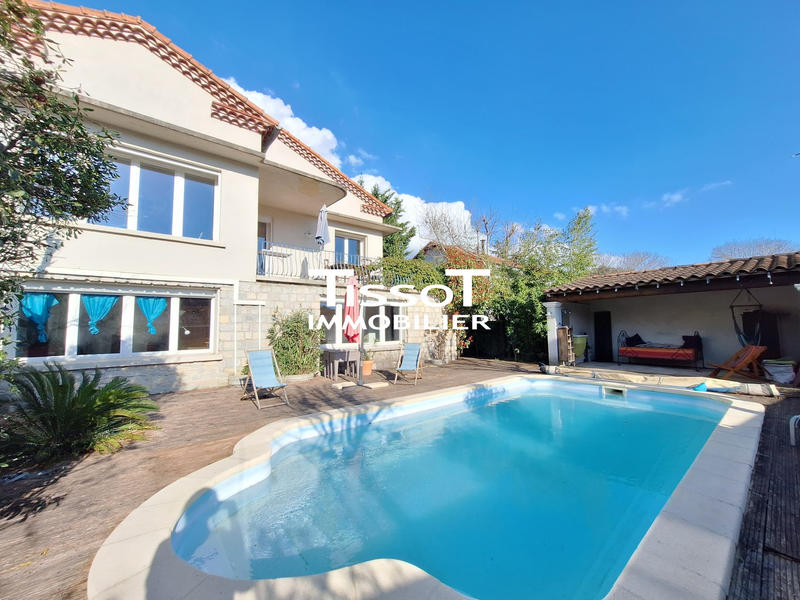 Maison - 199 m² - 6 pièces