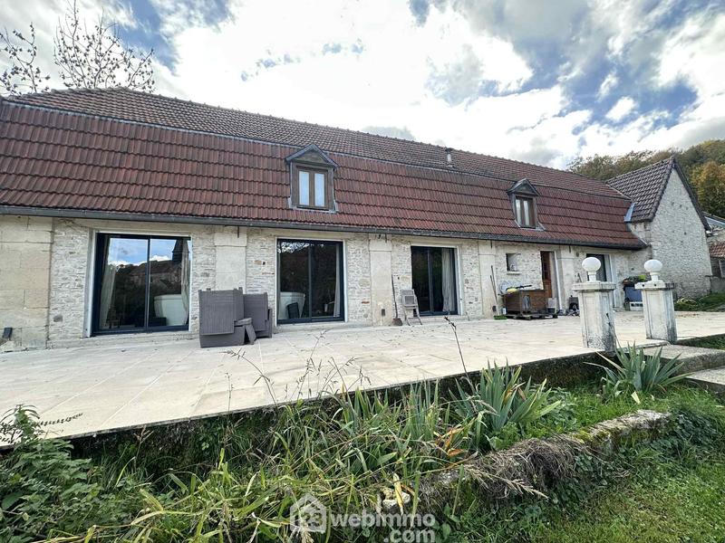 Maison - 255 m² - 8 pièces