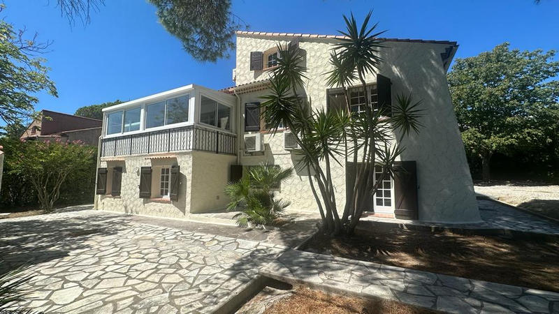 Villa - 264 m² - 7 pièces