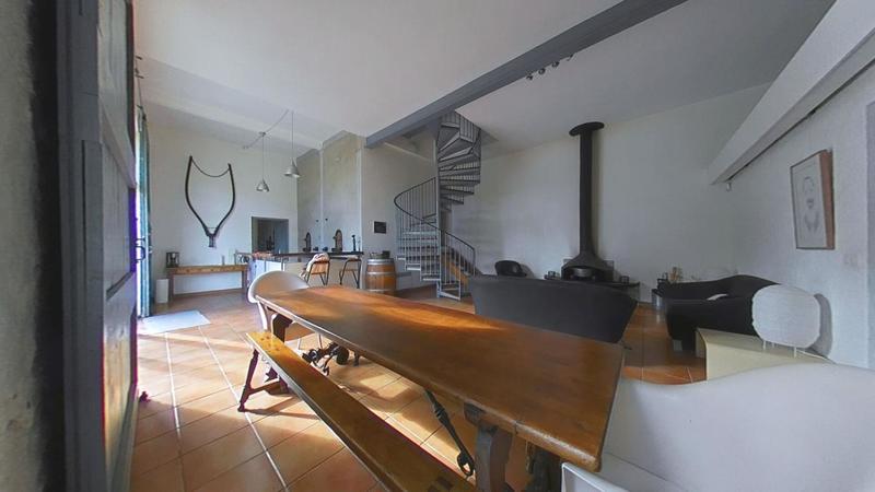 Maison - 402 m² - 16 pièces