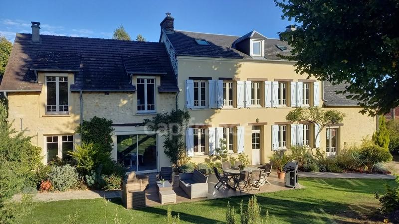 Maison - 237 m² - 9 pièces