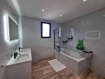 Maison - 150 m² - 5 pièces