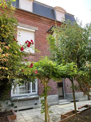 Maison - 212 m² - 6 pièces