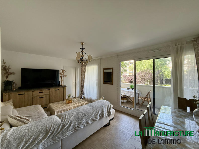 Appartement - 98 m² - 5 pièces