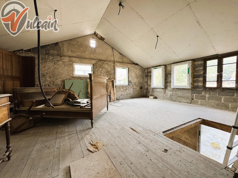 Maison - 240 m² - 5 pièces