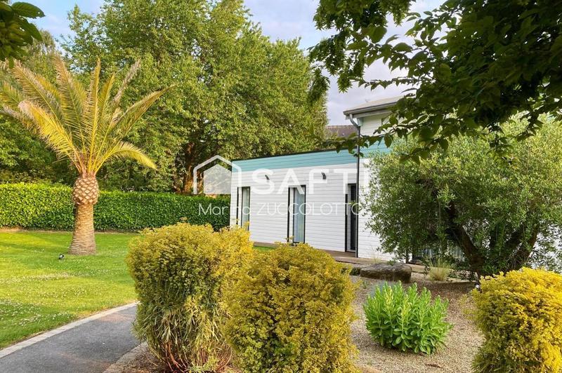 Maison - 178 m² - 10 pièces