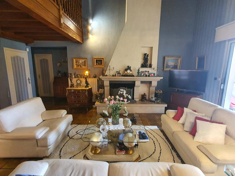 Maison - 228 m² - 5 pièces