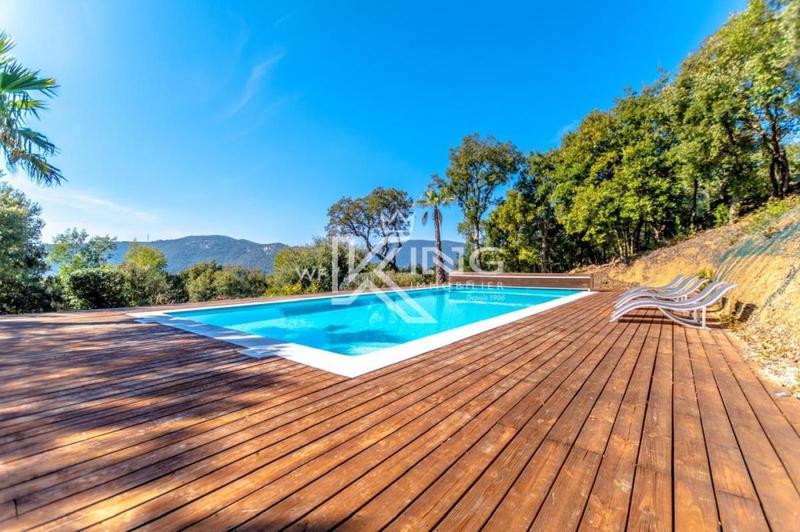 Appartement - 200 m² - 7 pièces