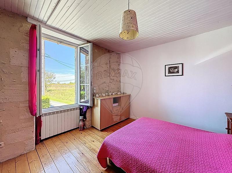 Maison en pierre - 266 m² - 6 pièces