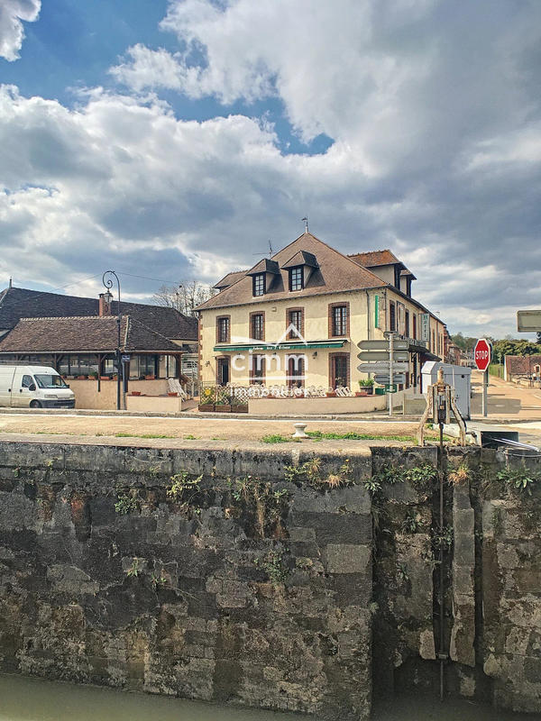 Immeuble - 1 166 m²