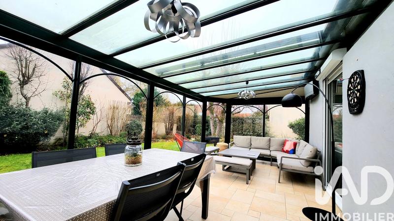 Maison - 204 m² - 8 pièces