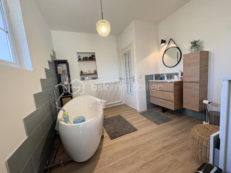 Maison ancienne - 350 m² - 8 pièces