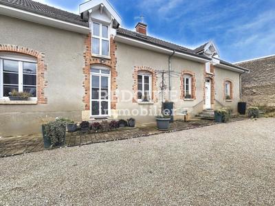 Maison - 212 m² - 6 pièces