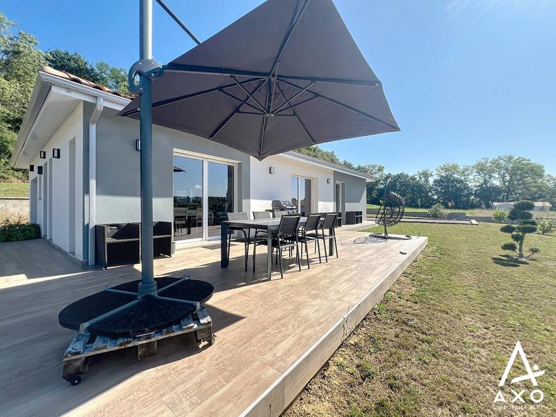 Maison - 102 m² - 4 pièces