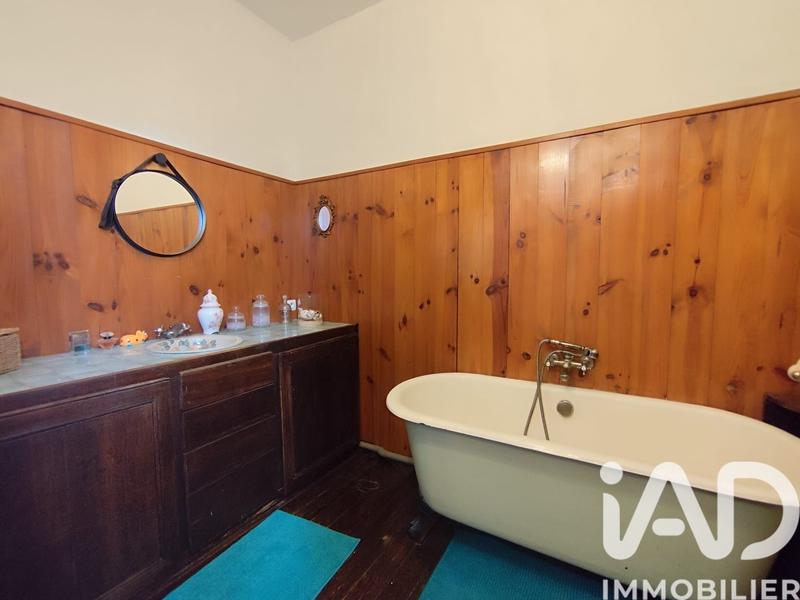 Maison - 240 m² - 8 pièces