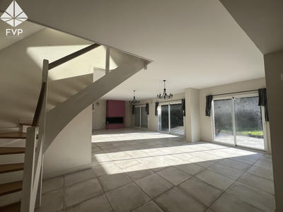 Maison de village - 316 m² - 11 pièces