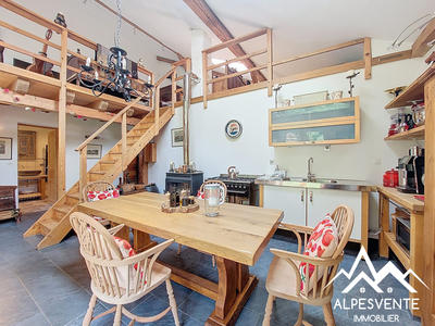 Maison - 249 m² - 9 pièces