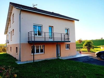 Maison - 258 m² - 10 pièces