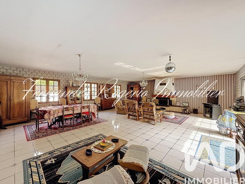 Maison - 196 m² - 8 pièces