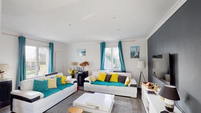 Maison traditionnelle - 199 m² - 8 pièces