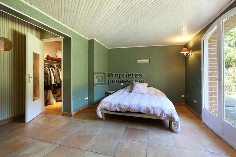 Maison - 225 m² - 7 pièces