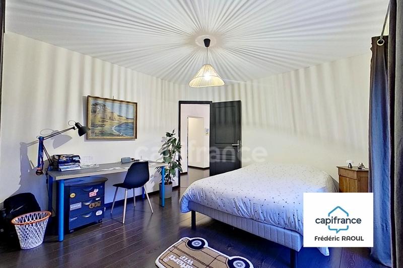 Maison - 227 m² - 6 pièces