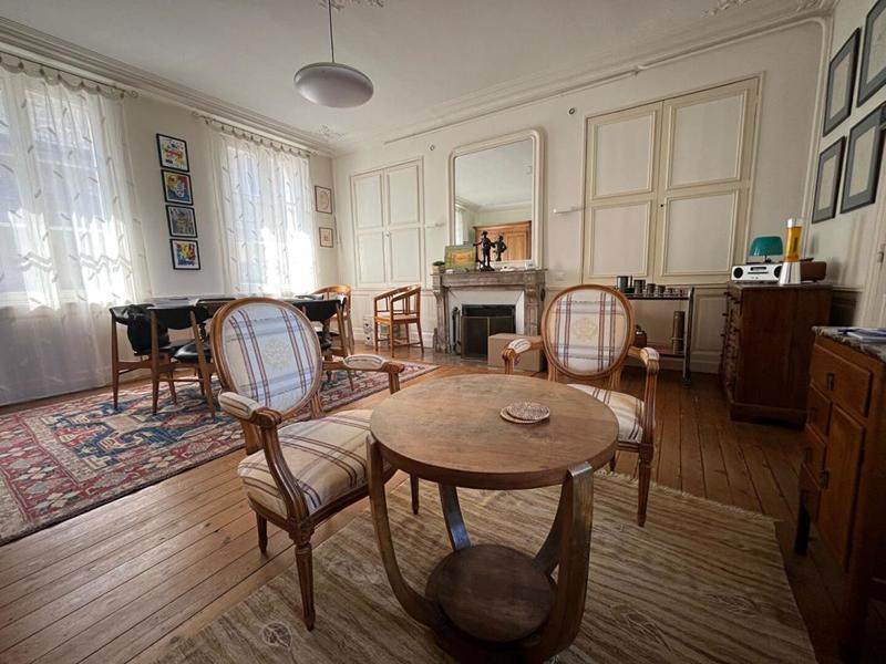 Maison - 200 m² - 7 pièces