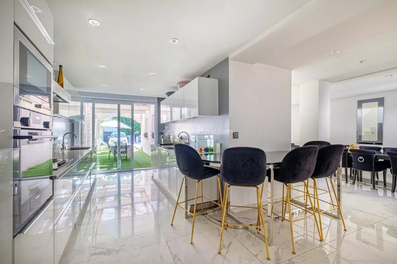 Maison - 150 m² - 6 pièces