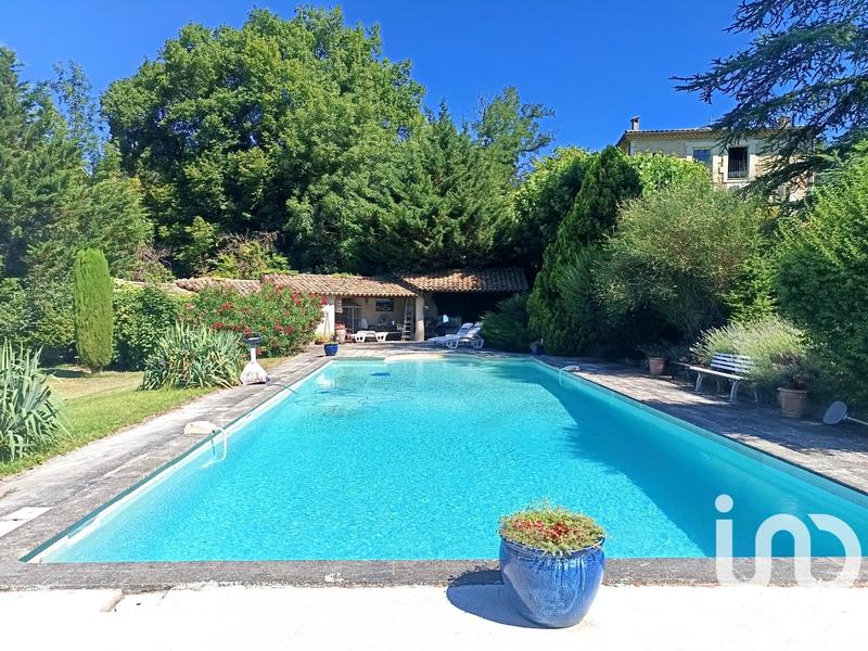 Maison - 340 m² - 9 pièces