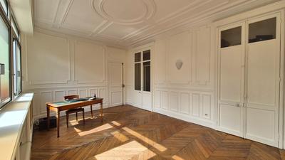 Local commercial - 85 m² - 4 pièces