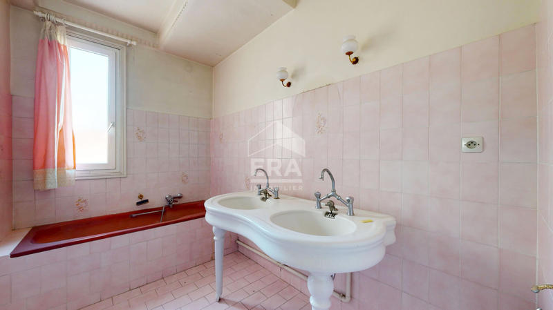 Appartement - 156 m² - 6 pièces