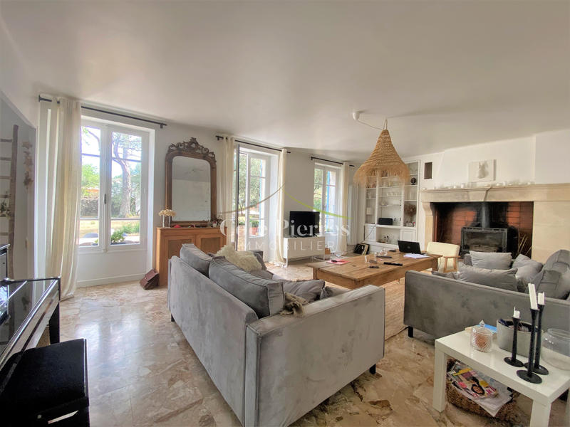 Maison - 168 m² - 8 pièces