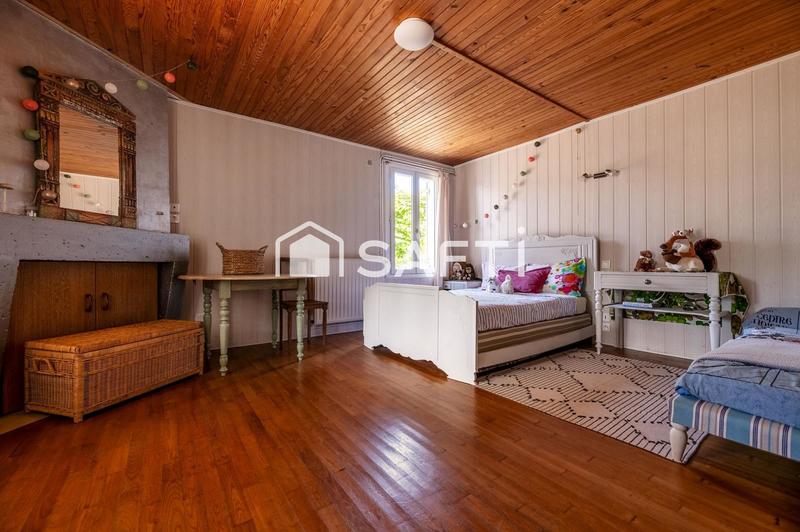 Maison - 190 m² - 8 pièces