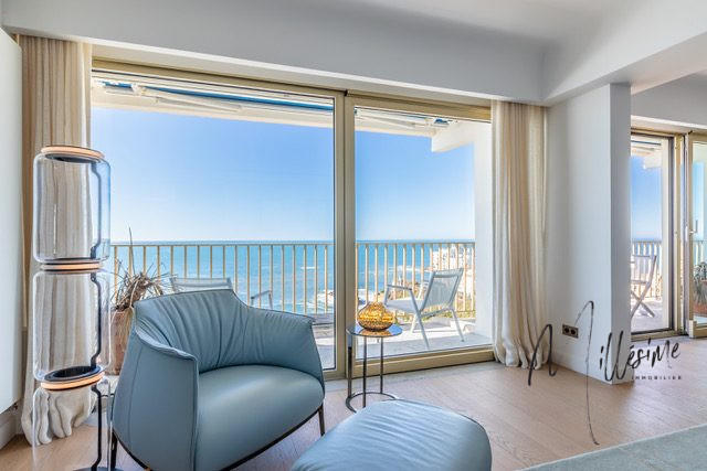 Appartement - 201 m² - 5 pièces