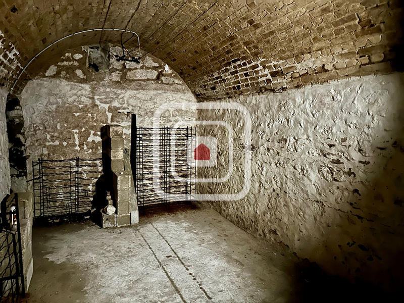 Maison - 218 m² - 10 pièces