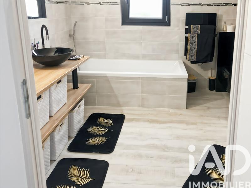 Maison - 440 m² - 28 pièces